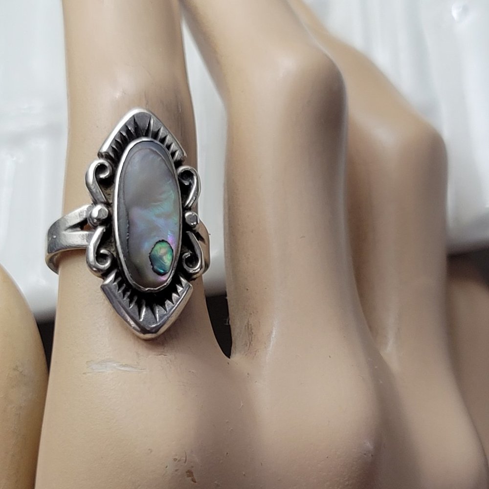 Antique PAUA Shell and STerling Silver Ring Navajo size 5 Bell Trading Post mark